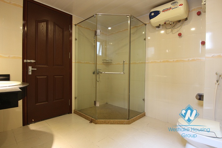 Lakeside house for rent in Tay Ho with amazing lake view 